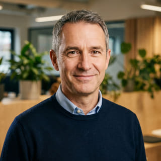 James Mitchell, identificado como Diretor Executivo da Nexo Investeira AI, em imagem de perfil